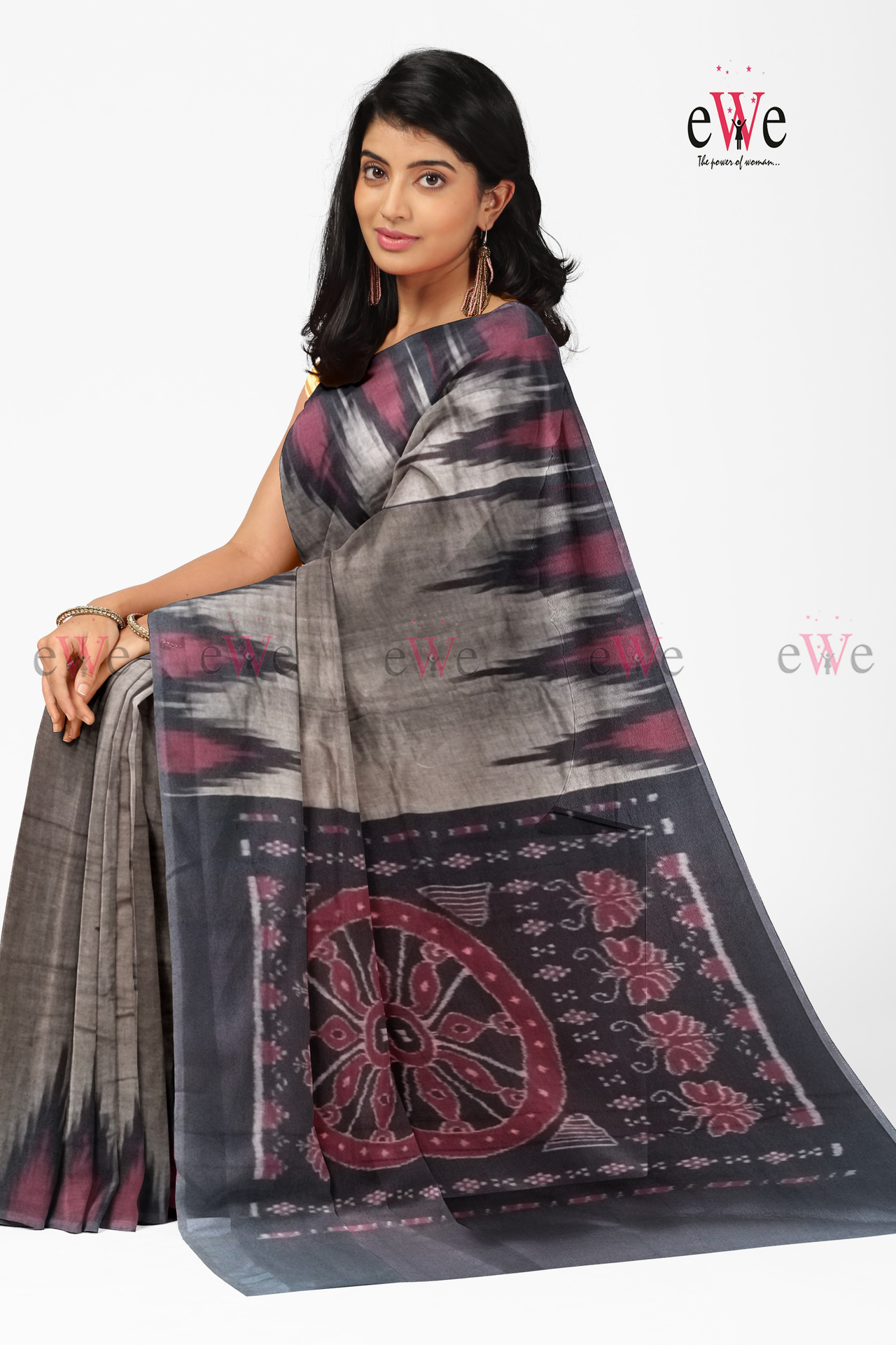 Pochampally Ikkat Temple Border Grey With Red Colour Cotton Designer Saree.