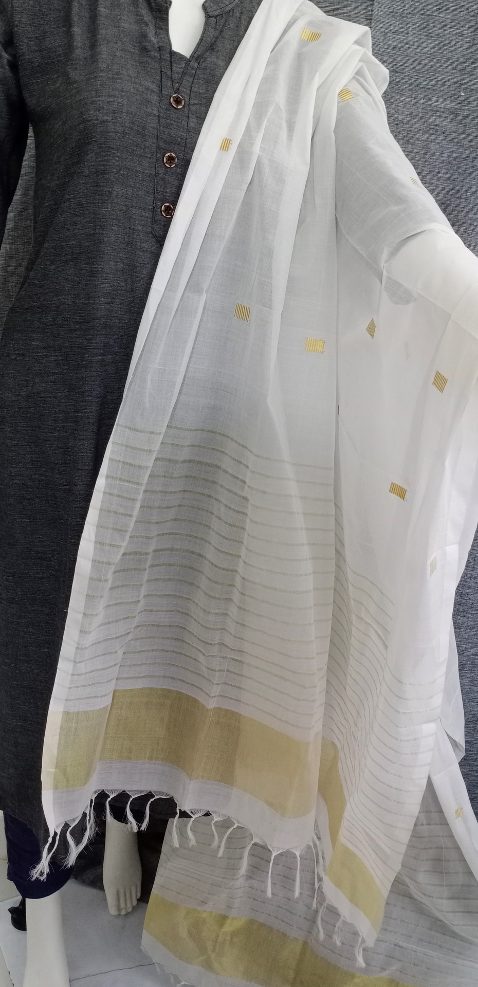 Handloom  Golden Zari  Border  Dupatta